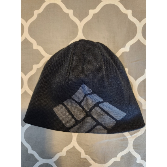 *New With Tags Reversible Columbia Beanie Black and Gray One Size - Picture 3 of 4